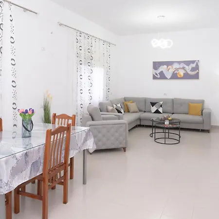 住宿加早餐酒店 Pranvera's Vlorë