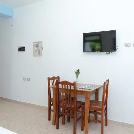 Pranvera's Bed & Breakfast