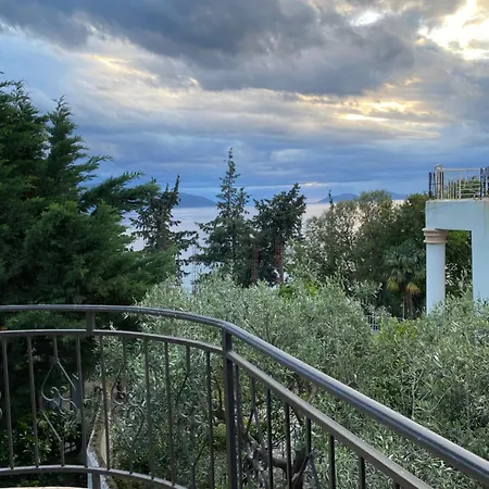 Bed & Breakfast Pranvera's 3*