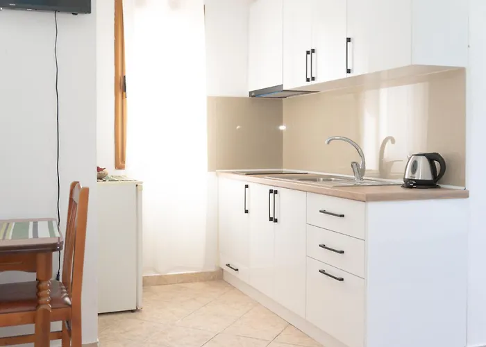 Alojamento de Acomodação e Pequeno-almoço Pranvera's