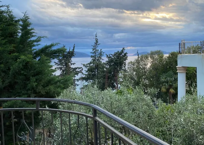 Alojamento de Acomodação e Pequeno-almoço Pranvera's 3*